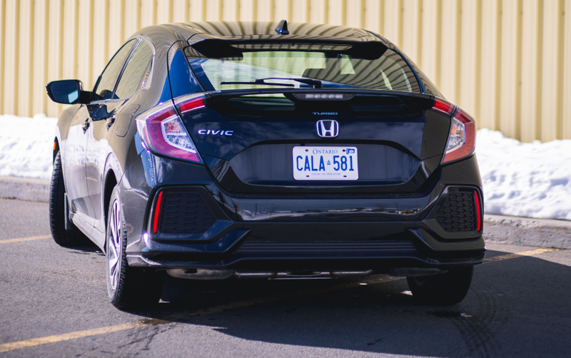 Illustration for article titled A 2017 Honda Civic Hatchback LX With A Manual Is The Small Car To Buy